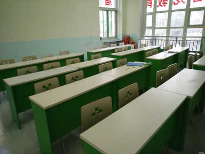 济南潜龙教育咨询 助力泉城学子，点亮未来之光